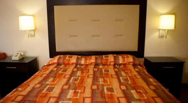 Plantation Inn Hotel & Lounge, 预订 酒店 普兰塔寻 Fort Lauderdale West