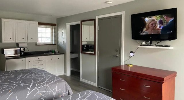 Четырёхместный номер Standard Lakeshore Suites