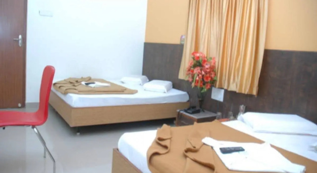 U G Classic, Varaa Hotelli Hotellit Bangalore pysäköinnillä, Pysäköinti
