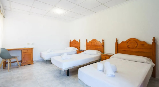 Трёхместный номер Standard Hostal Casa Antonio by Vivere Stays