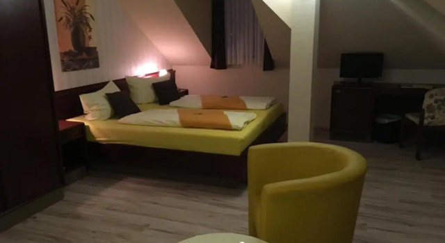 Трёхместный номер Standard Hotel Schöne Aussicht