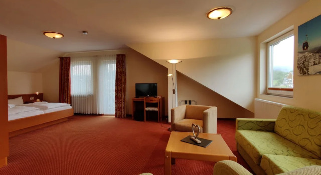 Семейный номер Standard с видом на окрестности Hotel Magdalenenhof inklusive MeineCardPlus
