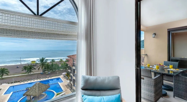 Номер Standard Perfect Oceanfront Retreat for Your Family