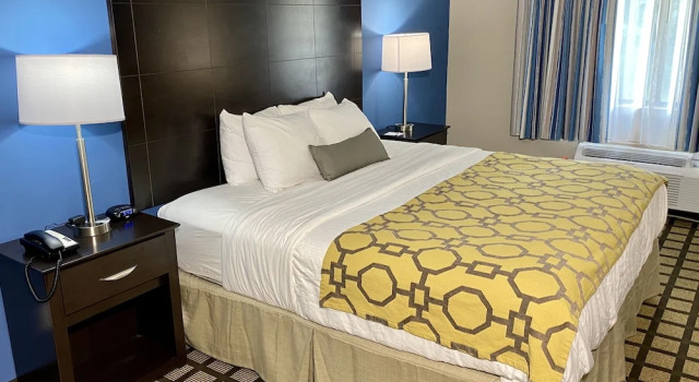 Двухместный люкс Baymont by Wyndham Latham Albany Airport