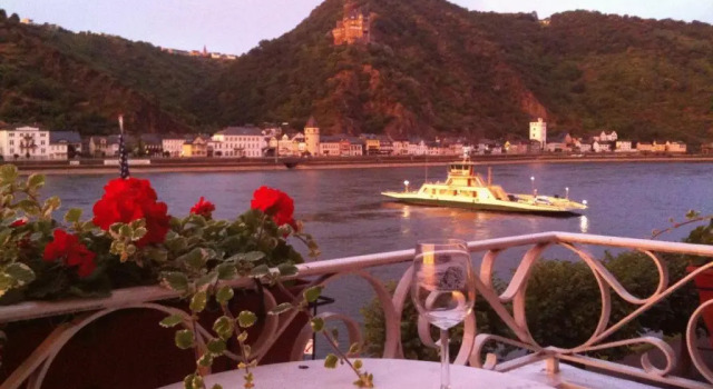 Номер Classic Rheinhotel St. Goar
