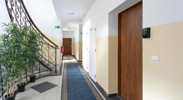Апартаменты Between Schoenbrunn and City Center Apt 35