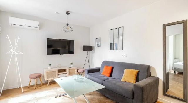 Апартаменты Charming 1 Bedroom Apartment- Heart of Cannes