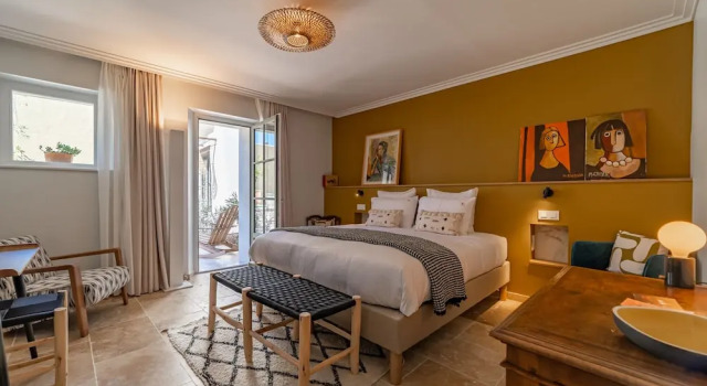 Номер Comfort MARCELLE EN CAMARGUE - intra muros - piscine et jardin - petit déjeuner compris