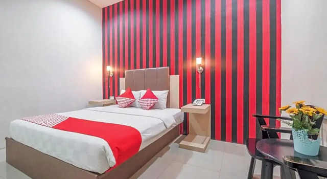 Люкс Deluxe OYO 466 Gahara Hotel