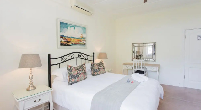 Двухместный номер Standard с балконом Hathaway Guest House