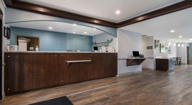 SureStay Plus by Best Western Tarboro-Kingsboro, Забронировать Отель Тарборо Северная Каролина