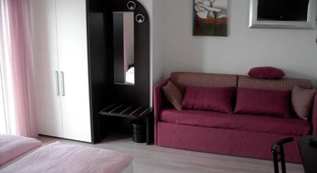 Двухместный номер Standard с балконом и с видом на горы Hotel Villa Carmen