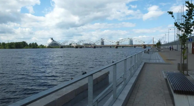 Апартаменты Riverside Promenade Apartment