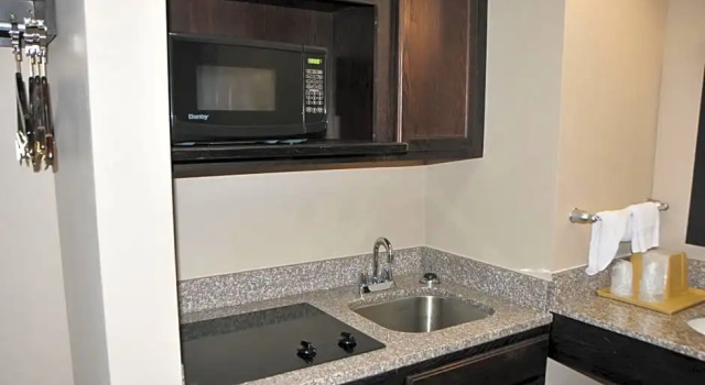 Номер Deluxe Paradise Inn & Suites