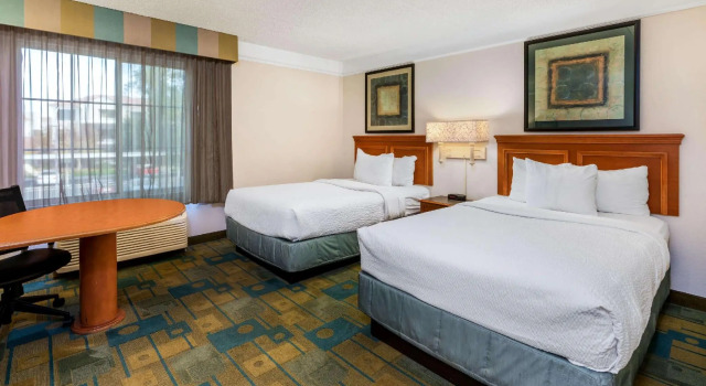 Четырёхместный номер Standard La Quinta by Wyndham Phoenix West Peoria