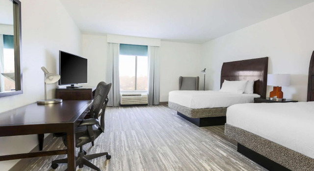 Четырёхместный номер Standard Hilton Garden Inn Norman