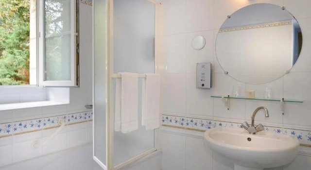 Одноместный номер Standard Logis Manoir De La Giraudière