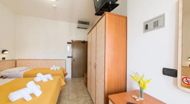 Hotel Garisenda, Забронировать Отель Отели в центре Мизано-Адриатико, в центре