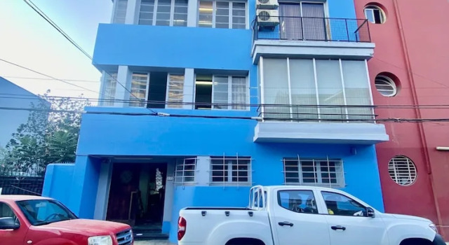 Viva Chile Hostel Providencia, Забронировать Хостел Хостелы Сантьяго, рядом с Станция метро Universidad Catolica, Хостел