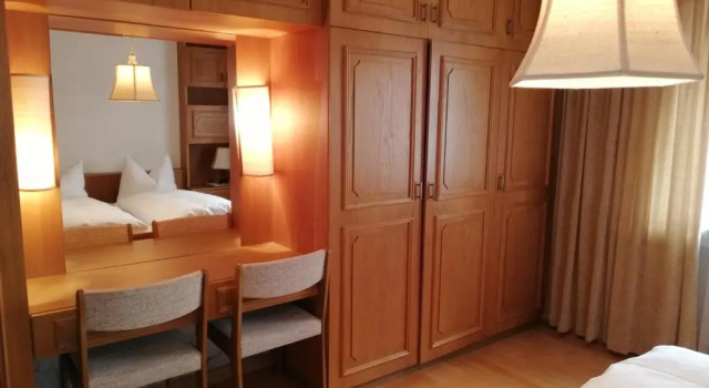 Haus Giggijoch by Châtel Reizen, Rezerwuj Hotel Hotele w Tyrol z parkingiem, Parking