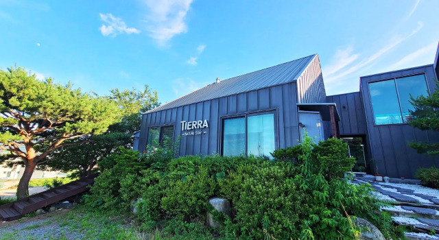 Sokcho Tierra Pension, Забронировать Отель Сокчхо Канвондо, рядом с Тематический парк Seorak Cinerama