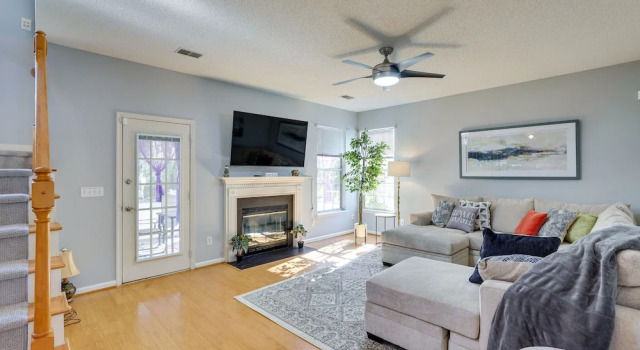 Коттедж North Charleston Home Near Shopping & Dining!