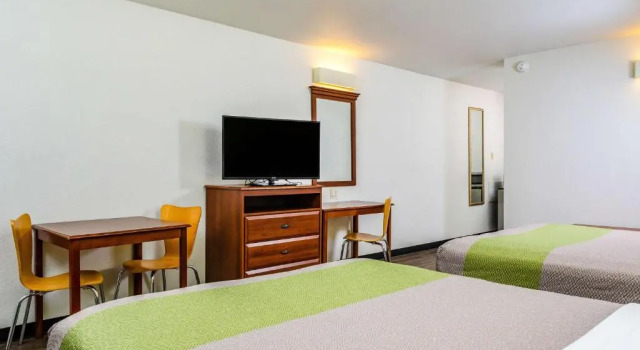 Четырёхместный номер Deluxe Motel 6 Oakdale, Ca