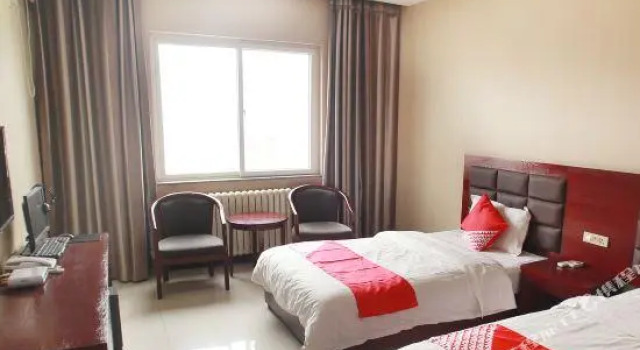 OYO Baoji Dingsheng Hotel, Buchen Sie Hotel Baoji Shaanxi