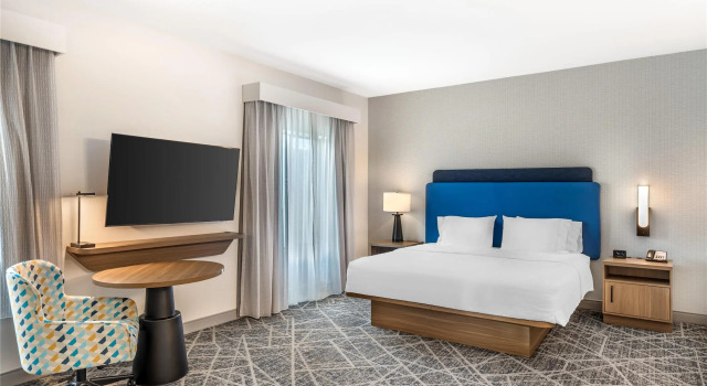 Люкс Hampton Inn & Suites Riverside/Corona East