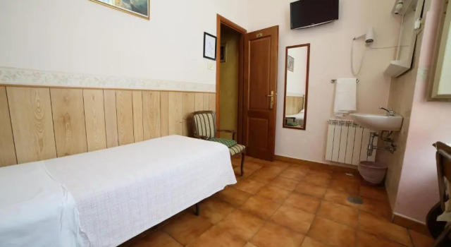 Номер Economy Hotel Giugiù