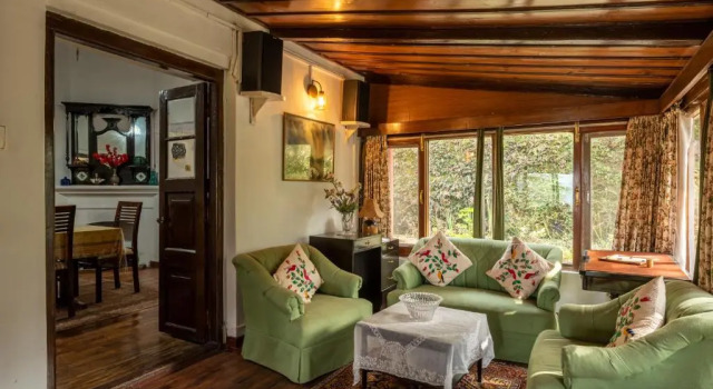Lyn Eden - 3bhk villa near Company Garden by Roamhome