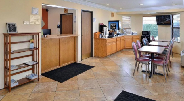 Econo Lodge Inn & Suites Corning Travel Center, Κράτηση Ξενοδοχείο Corning Καλιφόρνια