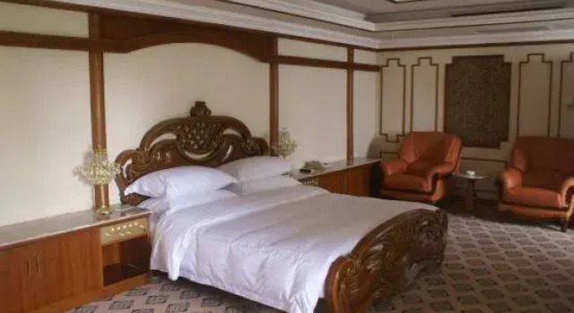 Люкс Premier New Tai Garden Hotel