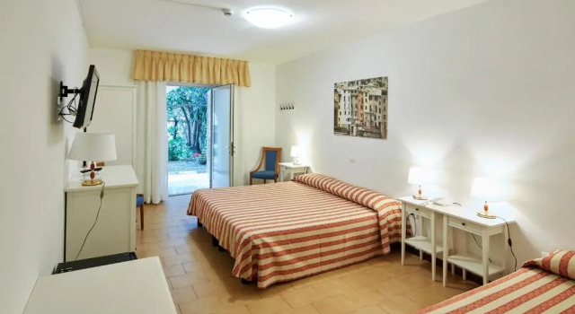 Трёхместный номер Standard Hotel Villa Adriana