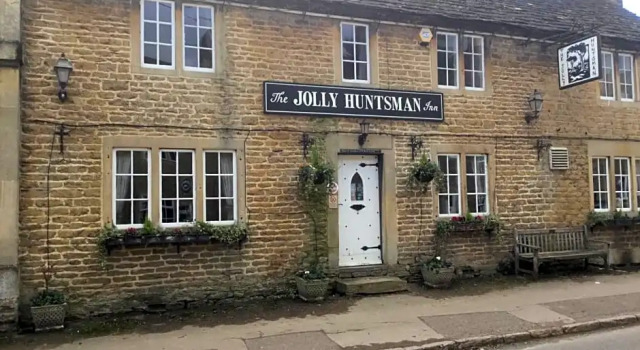 The Jolly Huntsman, Book Hotel Chippenham Wiltshire