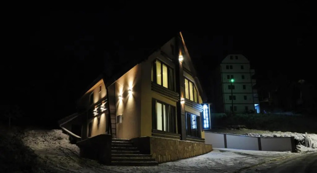 Апартаменты Garnet Star Apartments, Kopaonik, apartman br.3.