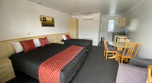 Студия Superior Grove Park Motor Lodge