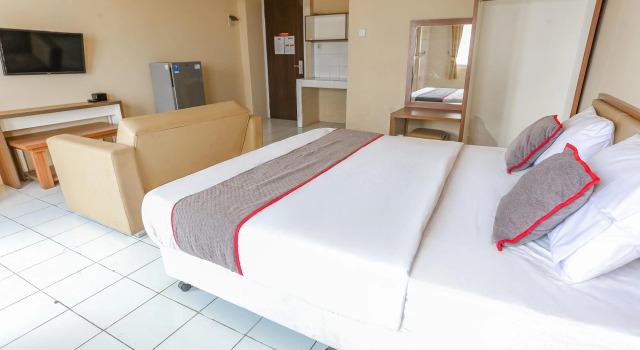 Camera Deluxe Capital O 94796 Apartment Mutiara Bekasi