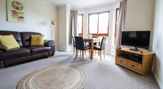 Beautiful and Spacious 2 Bedroom Apartment, Prenota Appartamento Murrayfield 