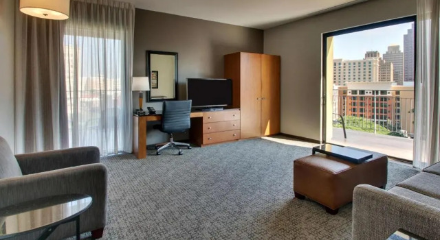 Люкс Drury Plaza Hotel San Antonio Riverwalk