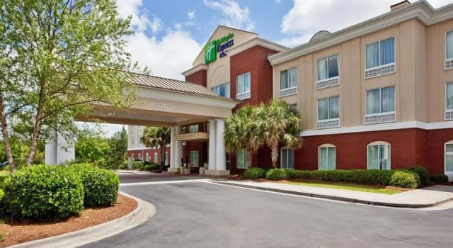Люкс Standard Holiday Inn Express Hotel & Suites Dublin by IHG
