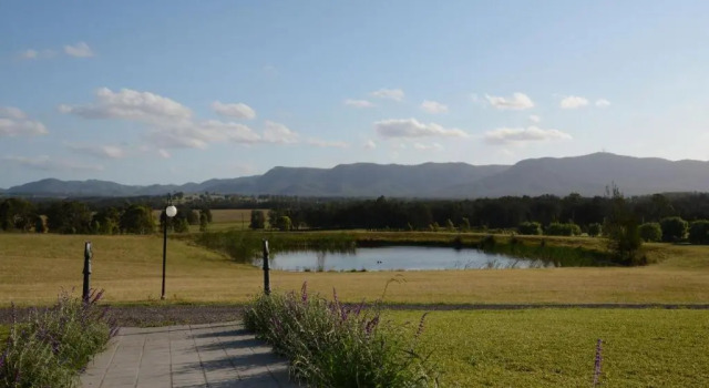 Коттедж с 6 комнатами Silver Springs Homestead Hunter Valley Retreat
