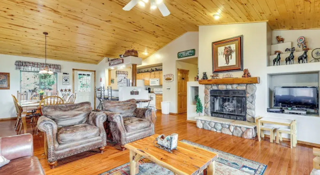 Коттедж Hike, Fish & Enjoy Pond On-site: Bison Ranch Cabin