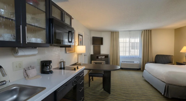 Люкс c 1 комнатой Candlewood Suites Rogers-Bentonville by IHG