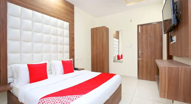 OYO 15975 Hotel 365, Забронировать Отель Отели Chandigarh Region с завтраком, Завтраки