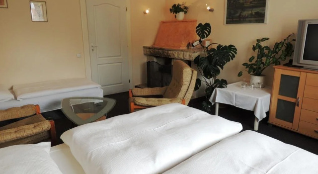 Penzion Pohoda Beroun, Rezerwuj Hotel Hotele w Central Bohemia z parkingiem, Parking