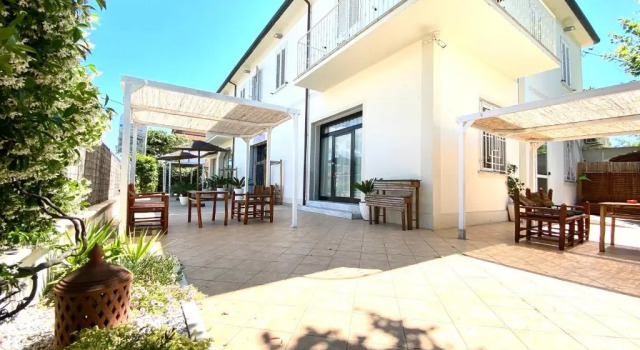 Апартаменты Superior Hotel La Perla