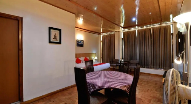 Люкс Hotel Broadways Inn