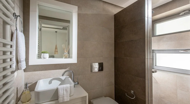 Вилла Luxury Lady Sea 6 Bedroom Villa with Heated Pool & Private Beach Access