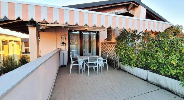 IL TORCHIO rooftop apartment with wide terrace, Забронировать Апартаменты/квартира Отели озера Гарды с парковкой, Парковка